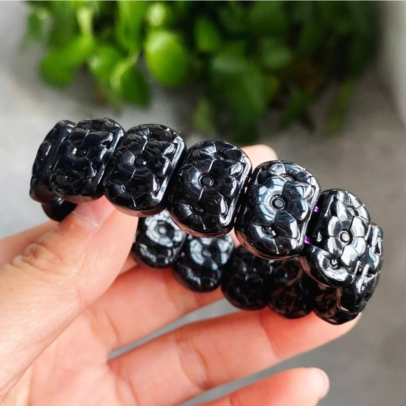 17x7mm Natural Black Tourmaline Crystal Natural Gemstone Beads Beaded Bracelet - Picture 6 of 6